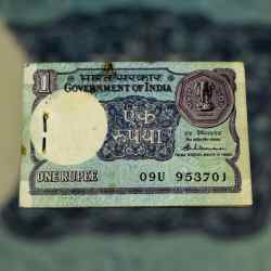 Re 1 INDIA BANKNOTE SERIAL BUNDLE Signed by S.VENKETRAMAN Inset A Year 1988 UNIQUE AND RARE