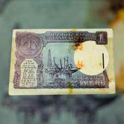 Alternative view of Re 1 INDIA BANKNOTE SERIAL BUNDLE Signed by S.VENKETRAMAN Inset A Year 1988 UNIQUE AND RARE