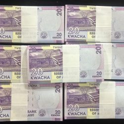 Alternative view of Malawi 20 kwacha serial packet 100 note buyer will receive 1 packet different serial number packet