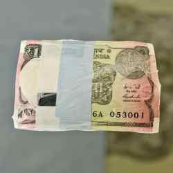 RS 1 INDIA BANK NOTE YEAR 2015 SEAL RIM SMALL FONT With Star Strip inside SEAL UNIQUE AND RARE