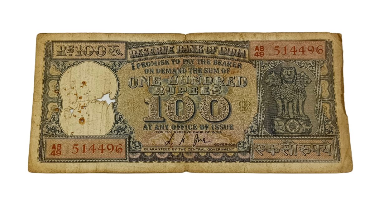 100 Rupees Old ORNAMENTAL DIAMOND Issue Signature L.K JHA **V. SCARE** Used Condition.