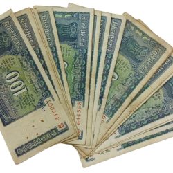 100 Rupees Old WHITE STRIPES Small Dam Issue COMPLETE SIGNATURE SET All Four "S.JAGNNATHAN, K.R PURI, M.NARASHIMHAN, I.G PATEL" Lot 4 Notes **RARE** Collectable Grades.