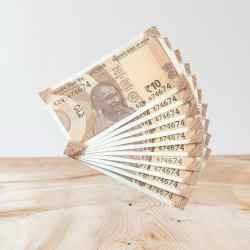 RS 10/- INDIA BANK NOTE SEMI FANCY 10 NOTE SAME NUMBER SET 674674 UNIQUE AND RARE