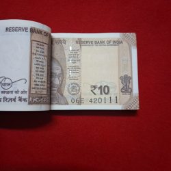 Alternative view of 10 RUPEE PACKET STARTING 420 CHOR NUMBER GEM UNC CONDITION PACKET SERIAL NO. 420101