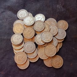 Republic India Jawaharlal Nehru 1rs. Comrative coin Condition as image 100 piece given 1800rs.