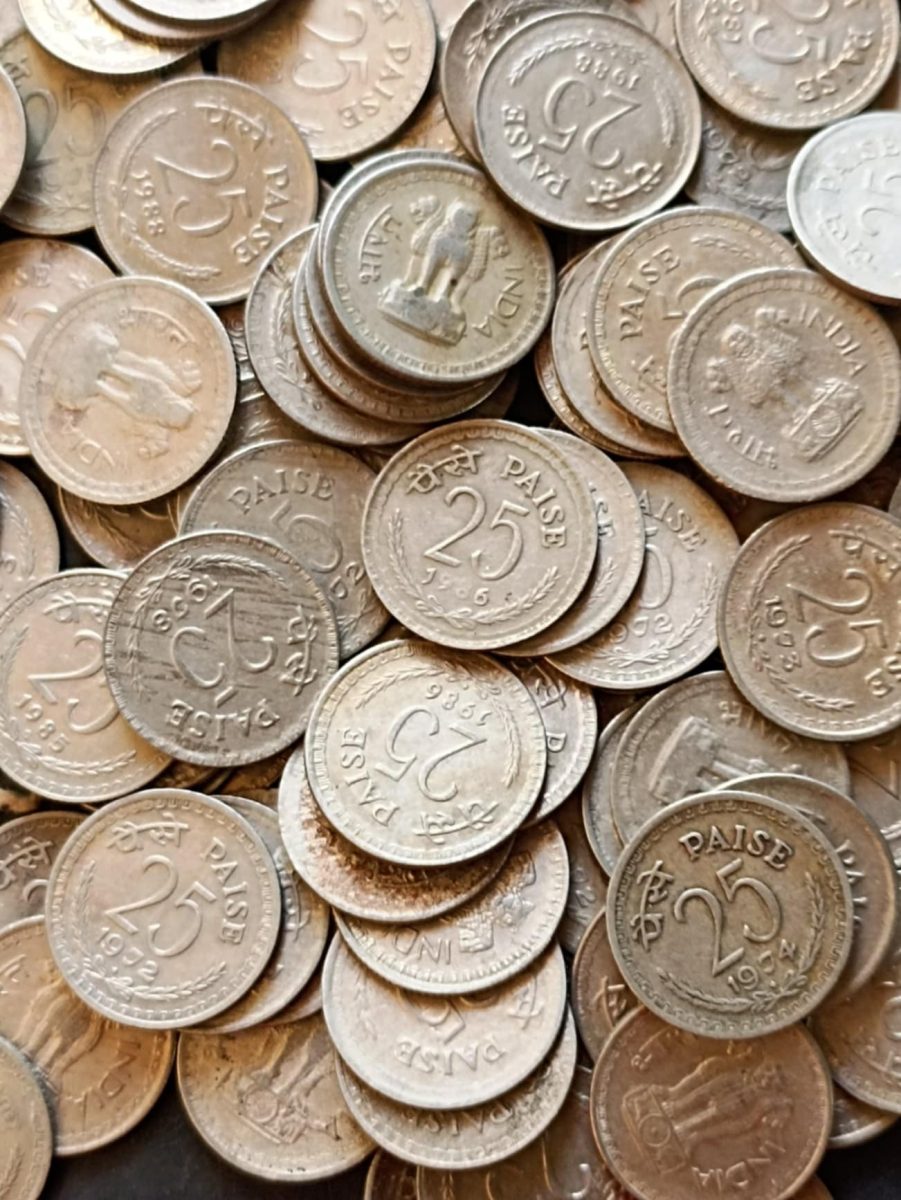 India Denomination 25 paise Mix date Mix mint 100 piece given