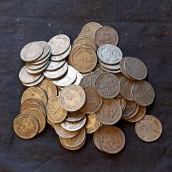 India 1₹ small farmer Mix mint Condition as per image 2700₹ = 100 piece given