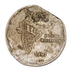 Alternative view of 2 Rupees Cu/Ni Year 1997 STRAIGHT CLIP CUT Error Collectable Grade.