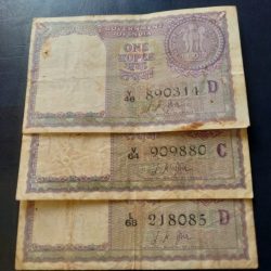 Reserve Bank of India 1 ruppee notes L.K.jha 1963. 3 piece given Condition as image rare note Same and similar piece available