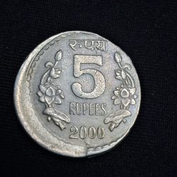 RARE 5 RUPEE 2000 HYDERABAD MINT OFF CENTRE ERROR COIN