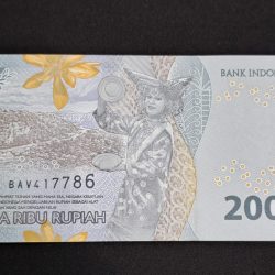 Alternative view of 2000 RUPIAH OF INDONESIA GEM UNC CONDITION ENDING 786