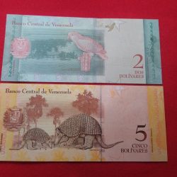 Alternative view of VENEZUELA 2 NOTE SET 2 BOLIVARES AND 5 BOLIVARES GEM UNC CONDITION ENDING 786 NUMBER