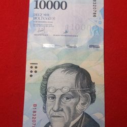 VENEZUELA 10000 BOLIVARES NOTE GEM UNC CONDITION ENDING 786 NUMBER