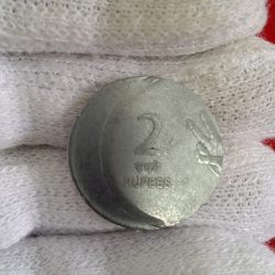 Alternative view of Two Rs Definitive Rare Error Half Shifting Error 2009 Year Calcutta Mint