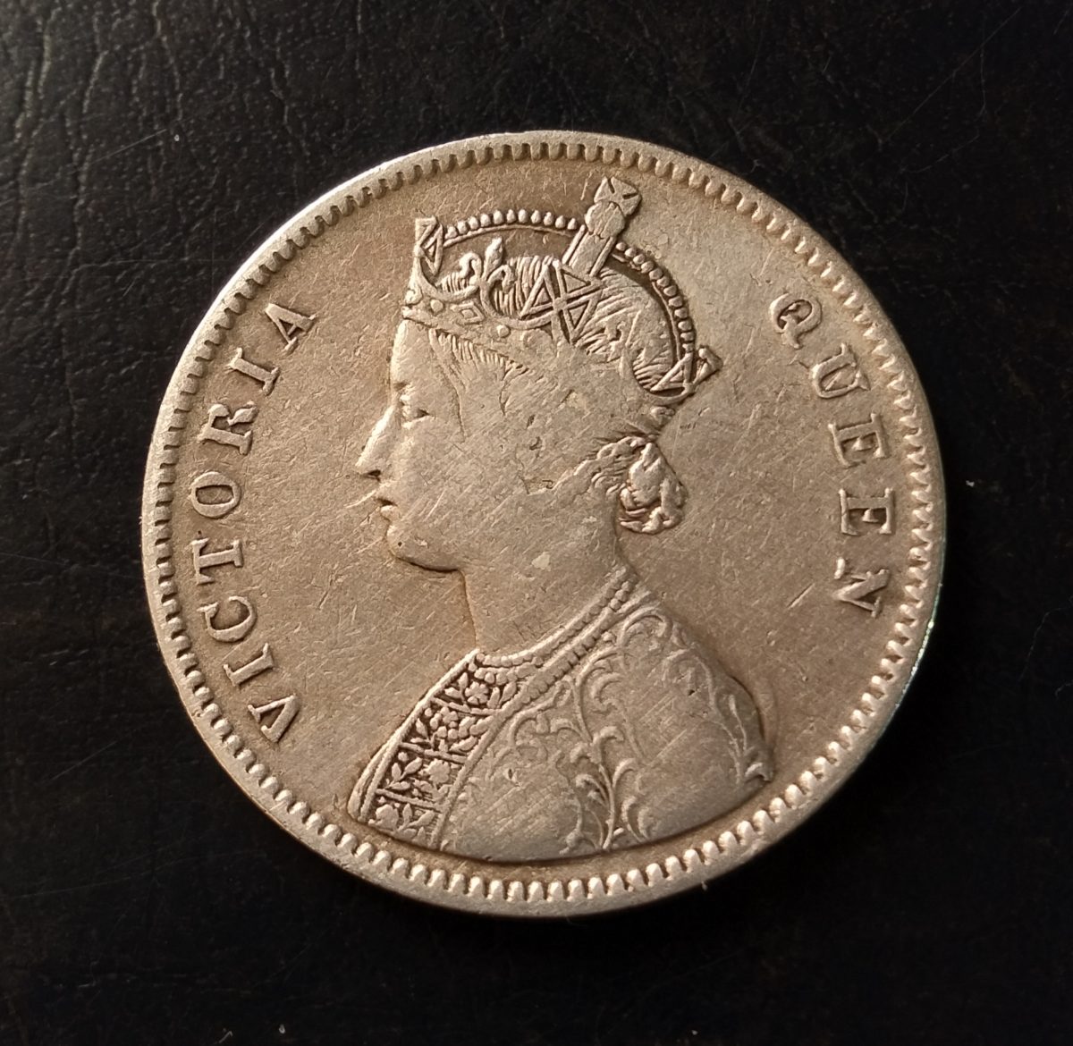 お値下げしました！ 旧貨幣　外国　まとめ売り約3.5kg VICTORIA QUEEN 👑👑 YEAR. 1862 6 DOTs VARIETY