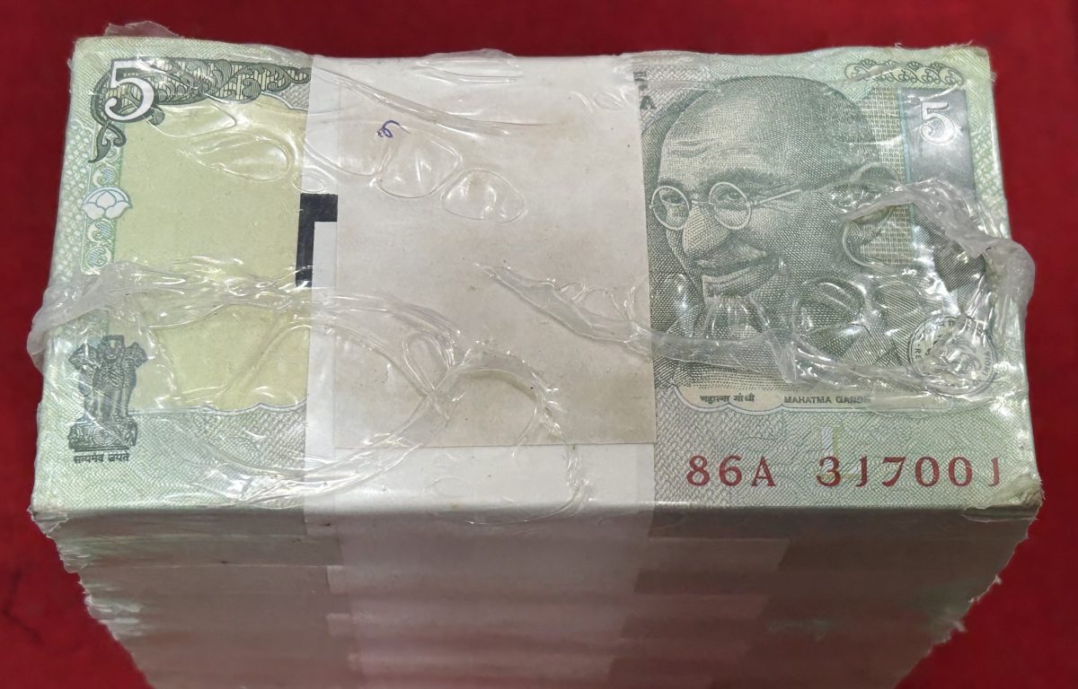 5 Rupees Sealed Mint Pack RIM UNC Lowest Price (1000 Note Pack ) RIM - Image 2