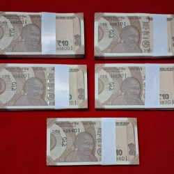 10 RUPEE PACKET GEM UNC CONDITION PACKET EACH PACKET PRICE 2420