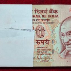 20 RUPEES OLD ISSUE SERIAL GOVERNOR RAGHURAM RAJAN RARE GEM UNC SERIAL PACKET
