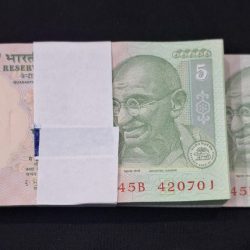 5 RUPEE BUNDLE GEM UNC CONDITION STARTING 420 CHOR NUMBER ENDING 786 RARE BENDLE SERIAL NO. 420701