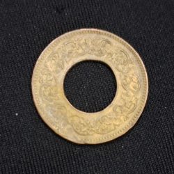 Alternative view of BRITISH INDIA 1 PICE GEORGE VI HOLE COIN 1943