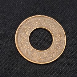 Alternative view of BRITISH INDIA 1 PICE GEORGE VI HOLE COIN 1944