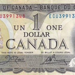 Queen Elizabeth II 1 Dollar 1973 Mid Fold Extra Fine Crisp Condition Note