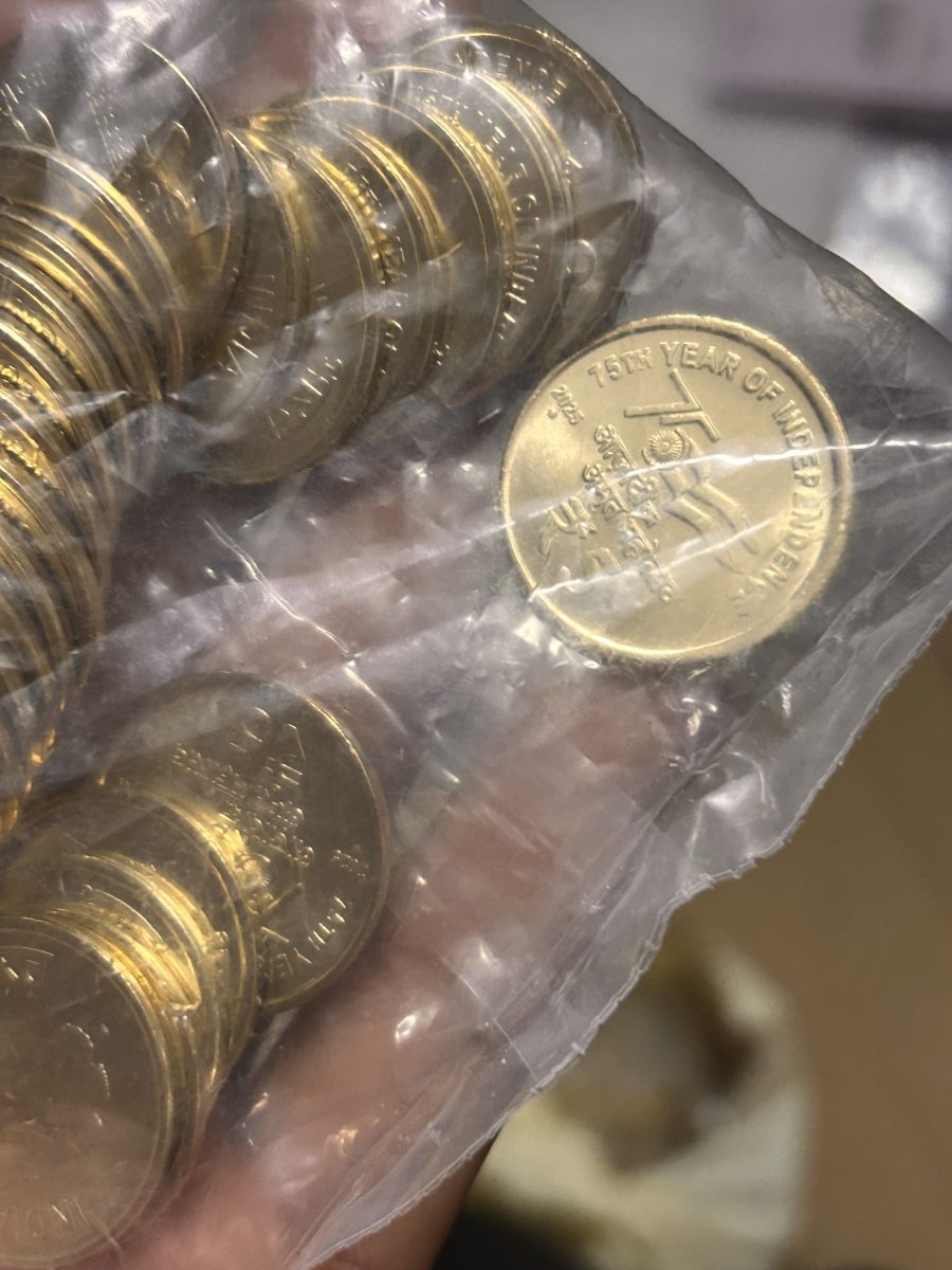 Newly Launched 5 RUPEE Famous AKAM 2025 NOIDA MINT NEW ISSUE BANK SEAL PACKT OF 30 COINS - Image 2