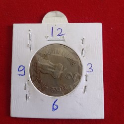 Alternative view of Two Rs Copper Nickel Rare Error Coin 10 "0 Clock Die Rotation RBI Big Mistake Coin 1982 Year Calcutta Mint