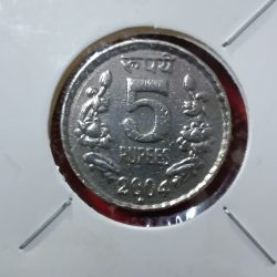 Alternative view of Five Rs Copper Nickel Rare Coin 2004 Year Hyderabad Mint Unc Condition
