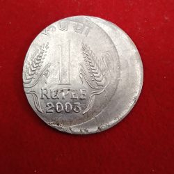 One Rs FSS Crown Rare Error Coin Heavy Shifted 2003 Year Calcutta Mint Good Condition