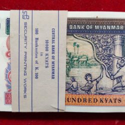Alternative view of Myanmar BURMA 100 Kyats Extermaly RARE GEM UNC (100 note ) SERIAL Packet