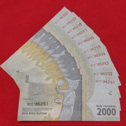 2000 RUPIAH INDONESIA STARTING 786 NUMBER GEM UNC CONDITION EACH NOTE PRICE 262.5