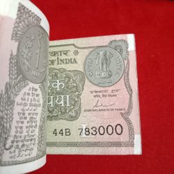 Alternative view of One Rs Bundle 2017 Year L Insert Finance Minister Shakti Kant Das Republic of India 782901