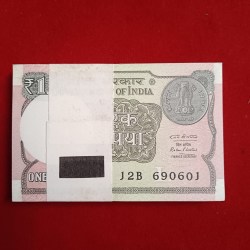 One Rs Bundle L Insert Finace Secretary MR. Ratan P. Watal Year 2016 Year Issue Gem Unc Condition Republic of India 690601