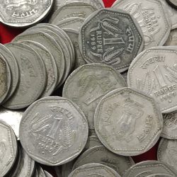 One Rs Copper Nickel Scared coin 1989 Noida Mint 110 Pcs Given Republic of India