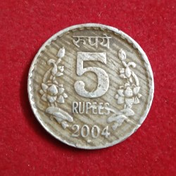 Five Rs Copper Nickel Rare Coin 2004 Year Hyderabad Mint Good Condition 011