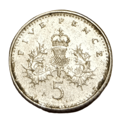 GREAT BRITAIN Cu/Ni 5 PENCE Year 2004 Queen ELIZABETH-II (Small Sized Coin) in Collectable Grade.
