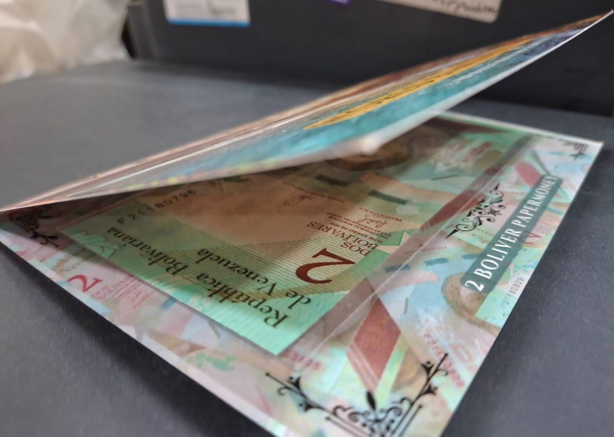 VENEZUELA 2 BOLIVER UNC NOTE WITH BEAUTIFUL PACKING - Image 4