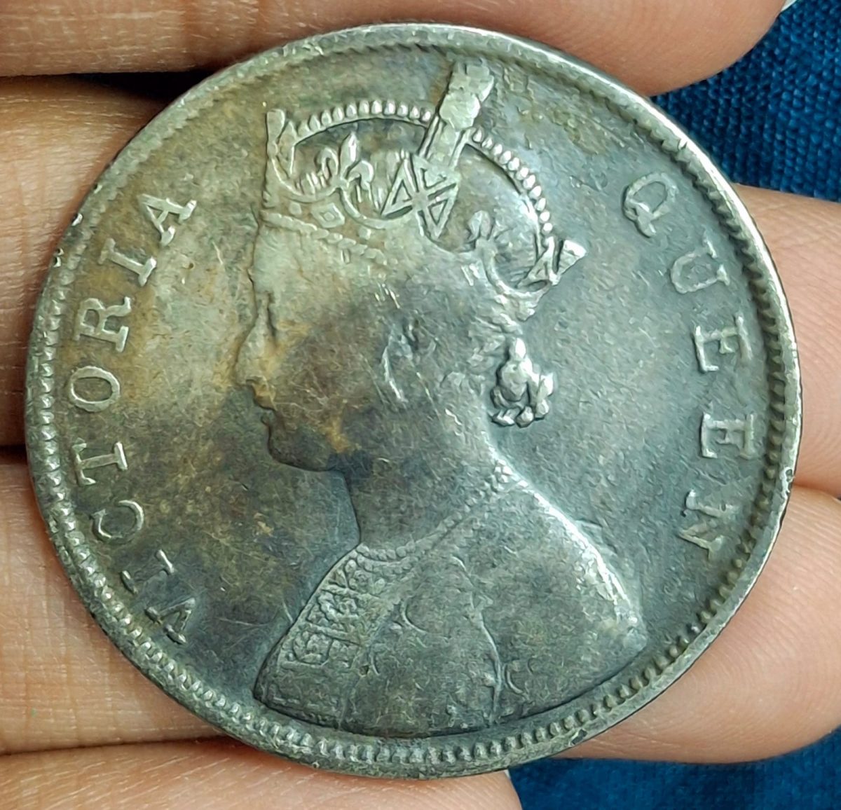 1862 ONE RUPEES VICTORIA BRITISH INDIA SILVER EXTREMELY RARE COIN #A-83 - Image 2