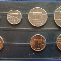 Netherlands, Set of 6 Coins + 1 Token, 1994, Mint Folder. Mint token in the set has some toning, as per the image.