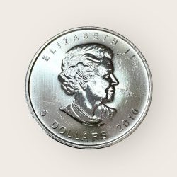 Canada 1 Oz Fine Silver Maple Leaf and Queen Elizabeth II 2010 Issue Very Unique and Rare