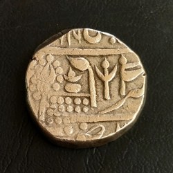 INDIA🇮🇳 PRINCELY STATE BIKANER STATE 1₹ RARE Princely state of Bikaner ,silver Early issue hand struck & Jaipur state Weight 11.2 gm each 1 CONDITION. Excellent 2 piece given Same and similar piece available