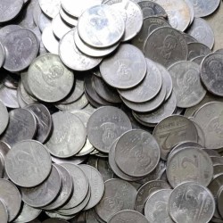 Two Rs FSS Mix Loot Commemorative RBI Louis Braille or Delhi Games 100 Pcs Given