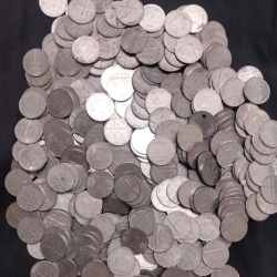 Alternative view of One Rs Scare Coin 2005 Year Mix Mint 100 Pcs Given Good Condition