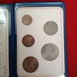 Alternative view of Extremely Rare Britain's First Decimal Coins 15 Th February 1971 Year Set The Royal Mint England