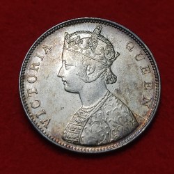 Alternative view of ONE RUPEE SILVER COIN VICTORIA YEAR 1862 -2 DOTS UP HIGH GRADE CONDITION BOMBAY MINT