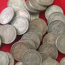 Alternative view of Five Rs Copper Nickel Mahatama Basaveshwara Bombay Mint 55 Pcs Given Good Condition