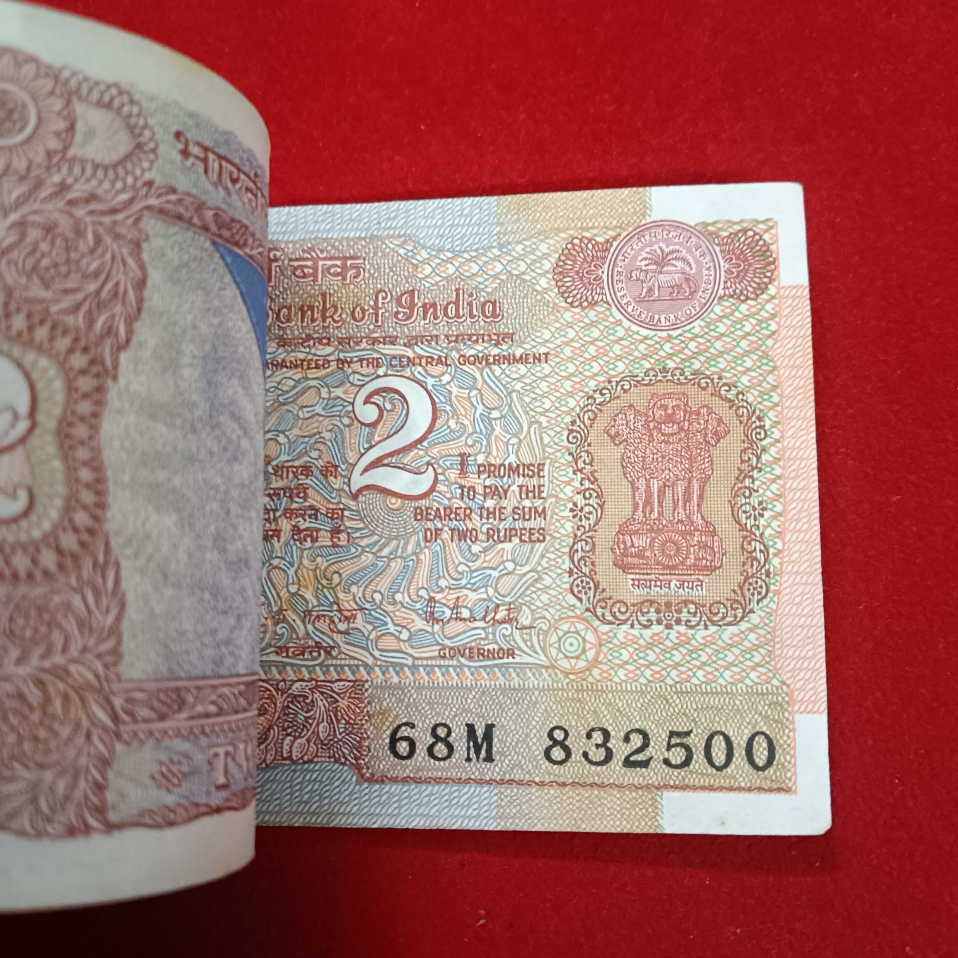 Two Rs Old Satalite Bundle Governor RN Malhotra Unc Condition 832401 - Image 4