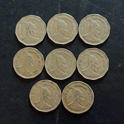 Republic India Denominaton 2₹ Chhatrapati Shivaji Metal coper nickel Condition as image