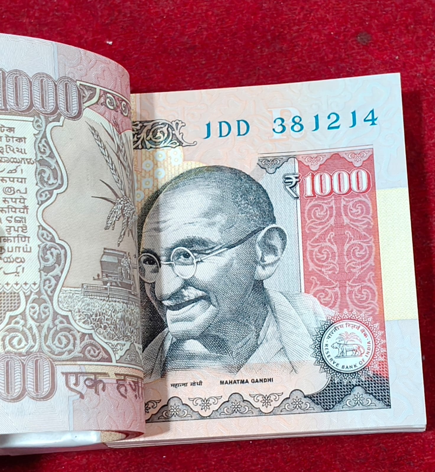 Extremely rare 1000 rupees serial packet Gem 💎 unc packet gov… subbarao (R Insert) packet - Image 2